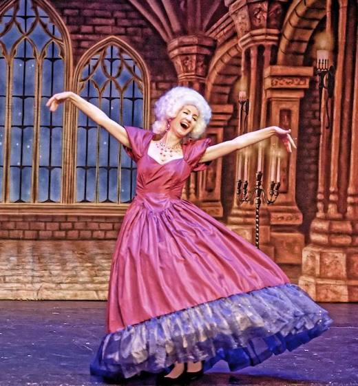 Linda as Tisbe in California Opera's La Cenerentola
